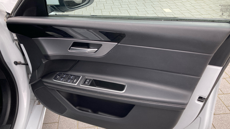 Jaguar XF 2.0d [180] R-Sport 4dr Auto Diesel Saloon